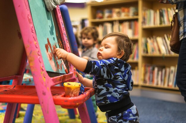 imgi 127 vista lateral pintura bebe biblioteca 1048944 14423309